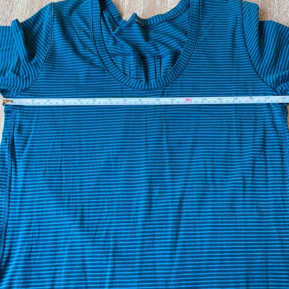 Lululemon Long Sleeve Shirt Size 8 - Picture 6 of 11